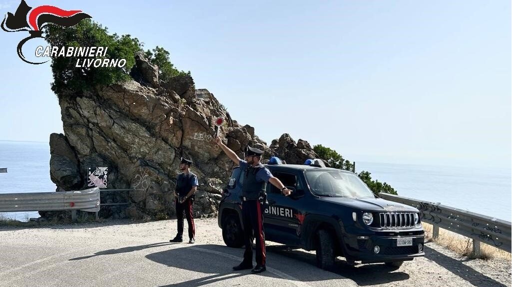 Causa incidente in moto dopo aver assunto alcool e droga: quarantenne denunciato dai Carabinieri a Marciana Marina