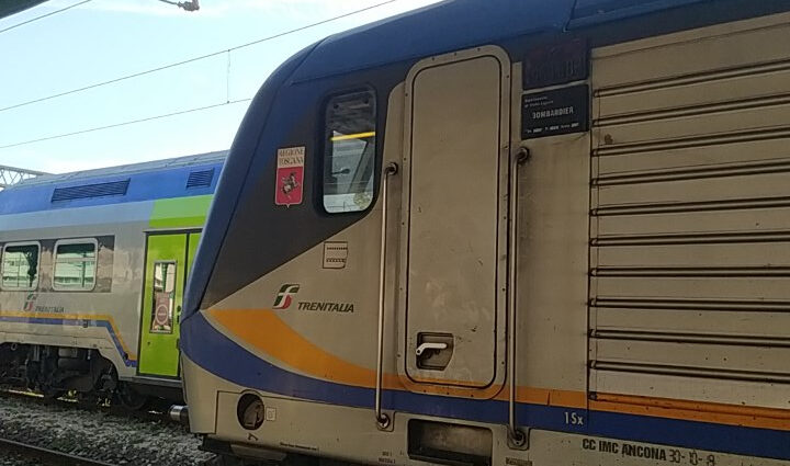 Muore travolto da un treno, tragedia sui binari