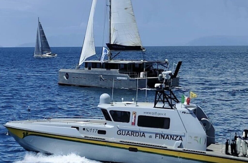 Maximulta della Guardia di Finanza per la barca a vela a noleggio senza autorizzazioni