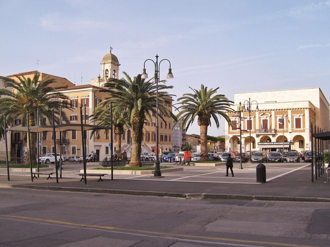 piazza del municipio livorno