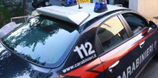 Lite nel parcheggio finisce a martellate, carabinieri evitano il peggio