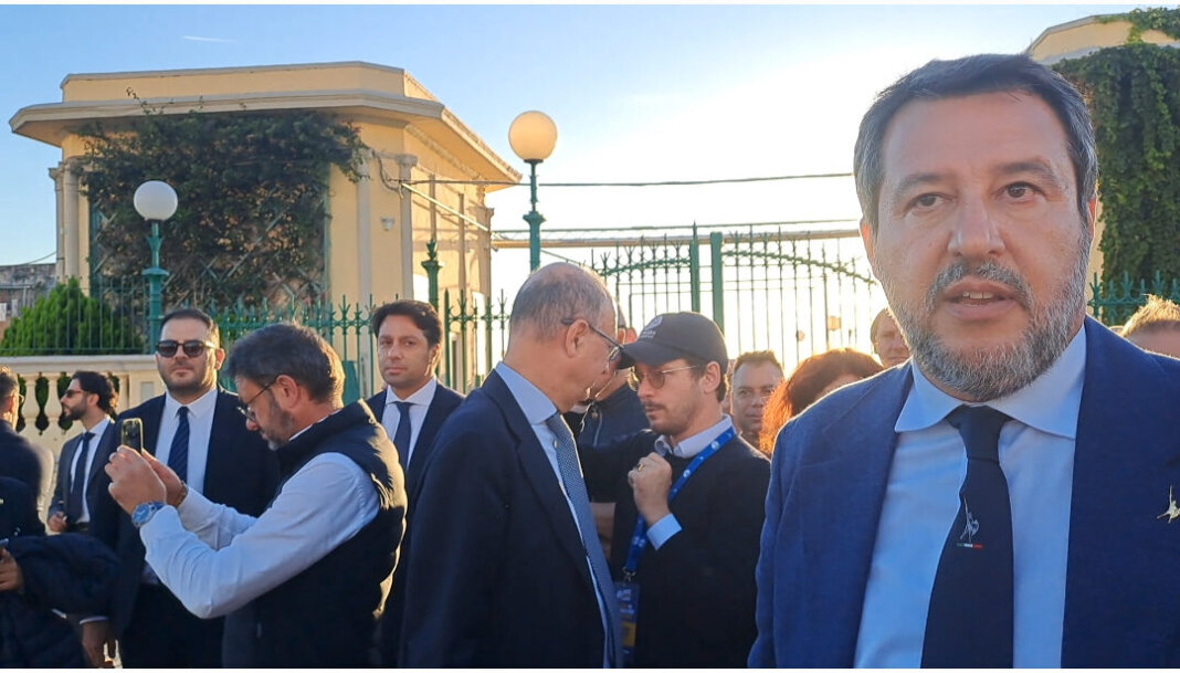 Il ritorno di Salvini a Livorno: niente mercatino, il vicepremier visita Darsena Europa