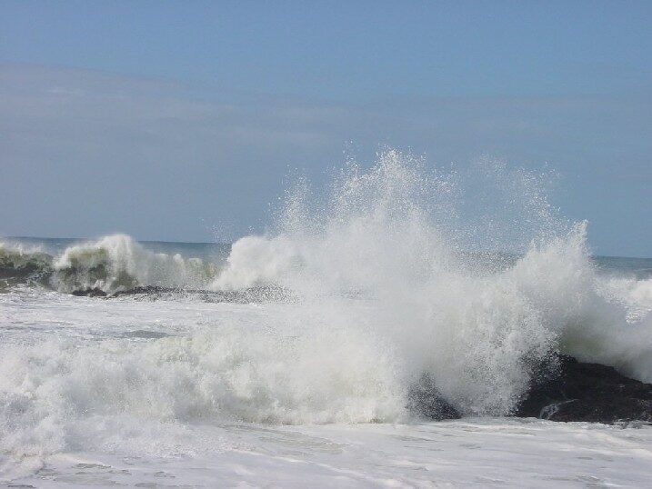 Fino alle 20 allerta gialla per mareggiate sulla costa livornese e sull'Arcipelago Fino alle 20 allerta gialla per mareggiate sulla costa livornese e sull'Arcipelago