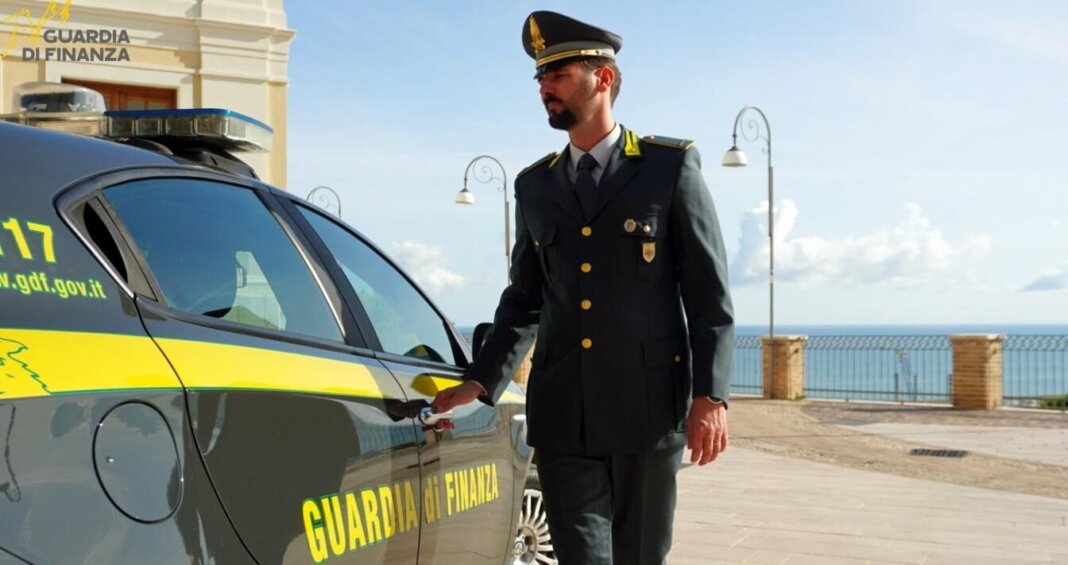 Merce importata dalla Cina tramite società di comodo per non pagare l'Iva: scatta la confisca