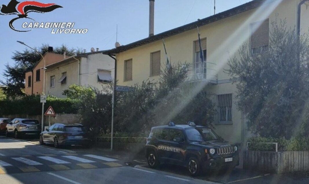 Via 50 litri di gasolio dal camion in sosta nelle vicinanze di un capannone
