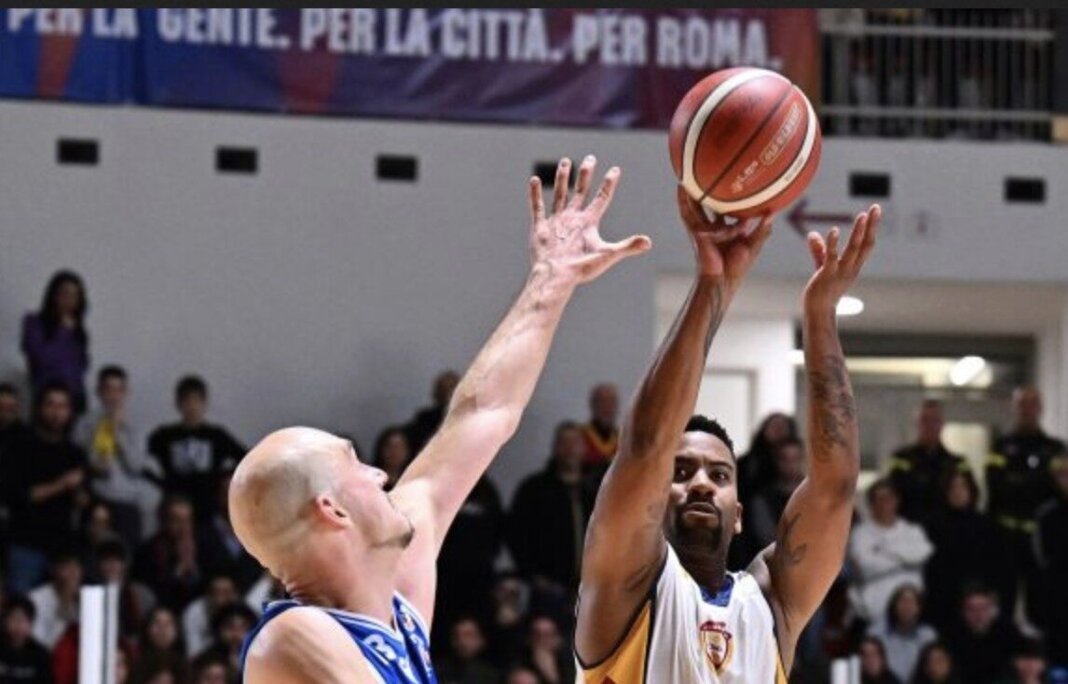 Una tripla sulla sirena rende amara la trasferta della Pielle Livorno a Roma