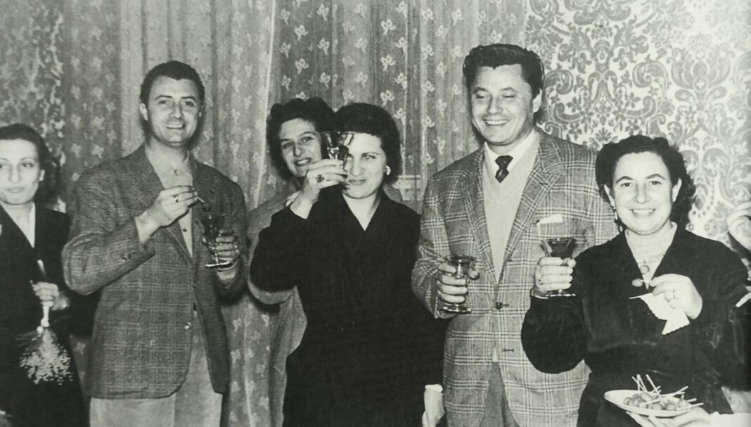 Neva De Carpis Ritorni (al centro vestita di scuro) 1958 Dino Raugi