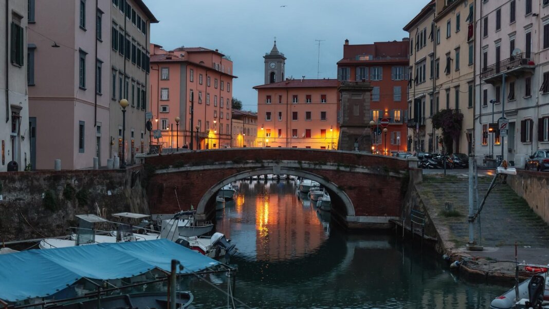 Livorno chiusure negozi ristoranti Confcommercio