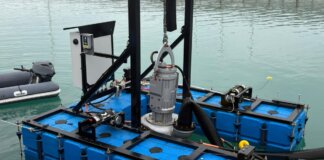 Marina Cala de’ Medici, messa in moto la draga per spargere le sabbie all’ingresso del porto