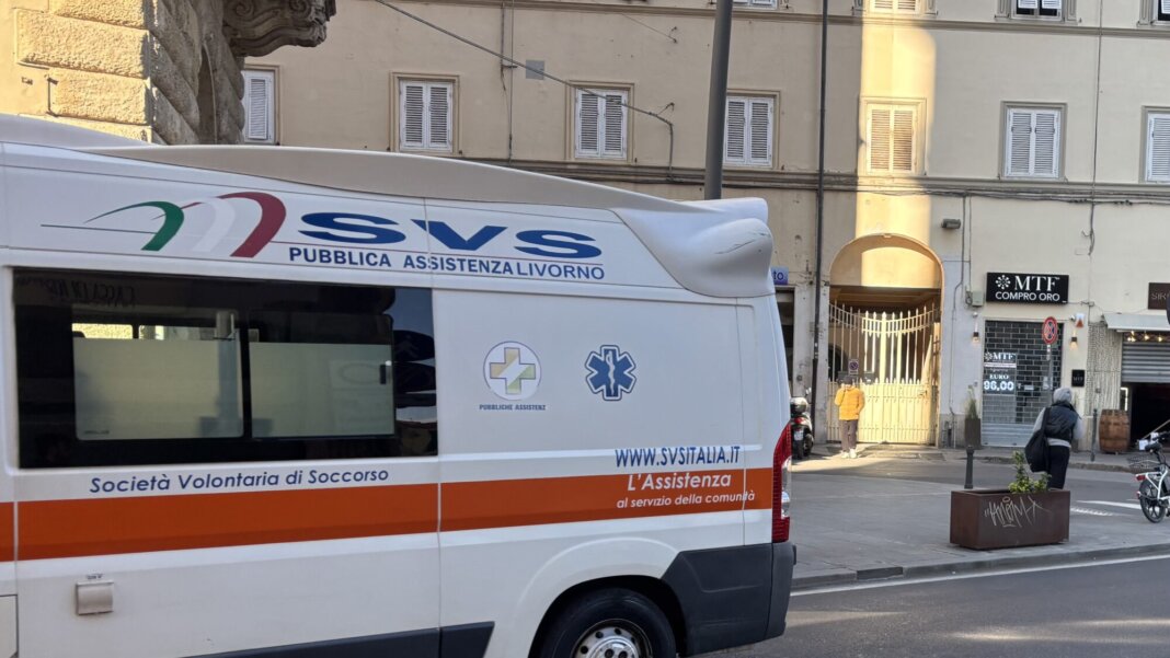 Ambulanza SVS piazza attias