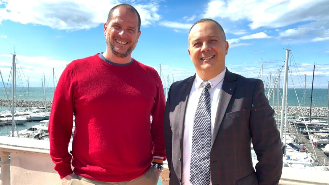 Il sindaco Paolo Riccucci insieme al dottor Francesco Buoncristiani