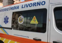 Carambola fra auto e uno scooter in via Mastacchi: 37enne in ospedale Ambulanza della Misericordia